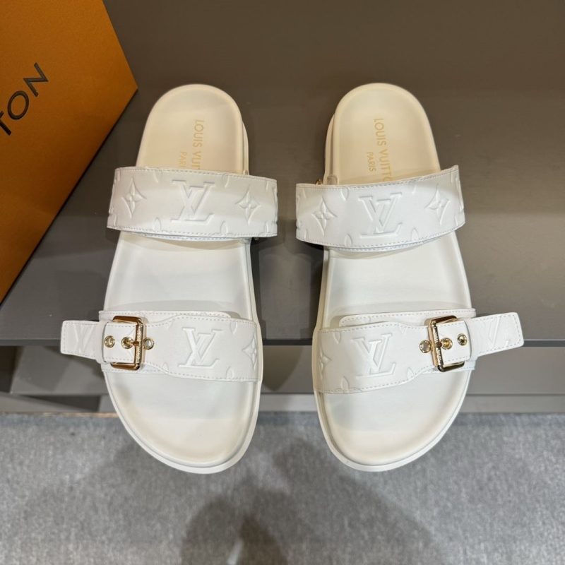 ch**an D*or slippers